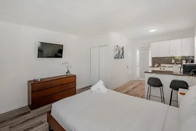 Sunset Garden Pompano